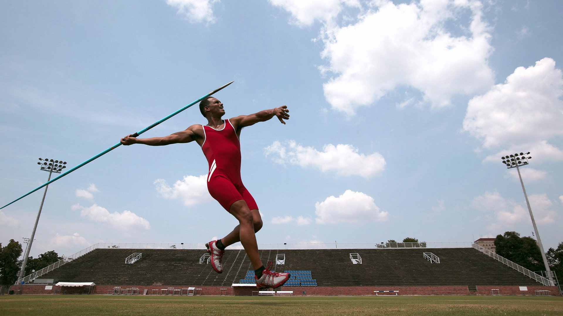 城市篮球代表队集训加强战术演练备战全国对抗赛，篮球队代表队介绍词
